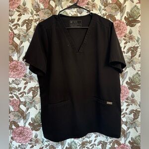 Figs multi pocket scrub top